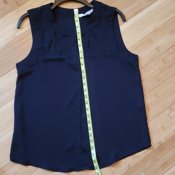 Black cut-out  sleeve-less blouce "FINAL PRICE" - Picture 9 of 11